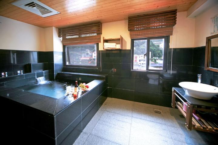 Ming Lu Holiday Hotel Renai Luaran gambar